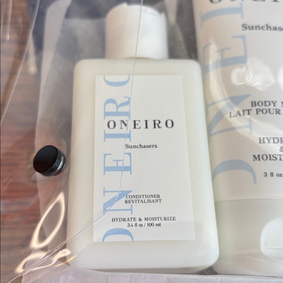 Oneiro Sunchasers Bath & Body Set - White - Picture 3 of 6